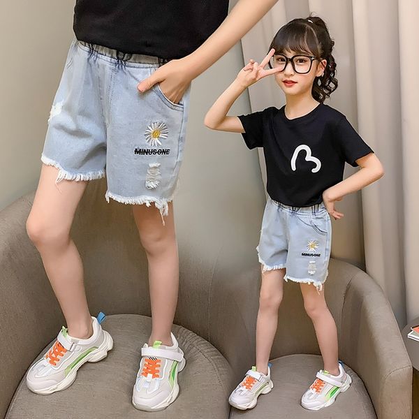 

girls 2020 new medium and large children korean style small daisy thin denim shorts and shorts, Blue