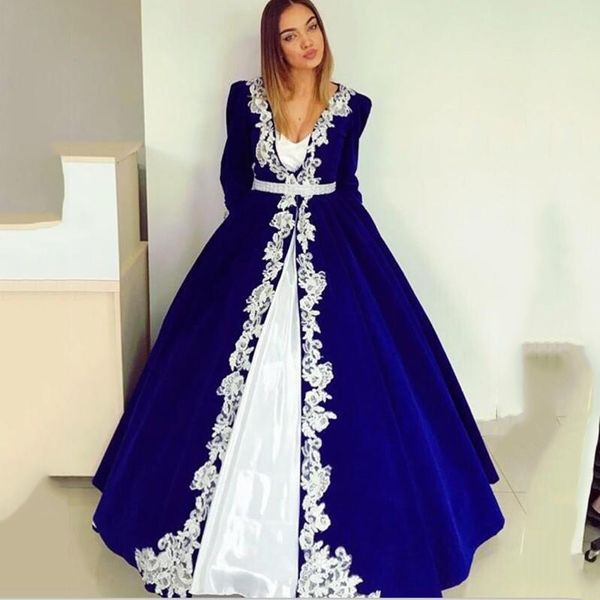 2020 Royal Blue mangas compridas Árabe Prom Dresses um vestido de festa muçulmana Linha profunda V Neck branco Lace apliques Kaftan vestidos de noite