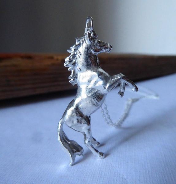 

cute female deer horse necklaces pendants fashion silver color chain necklaces for women vintage wedding animal jewelry