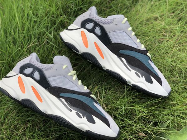 

новая версия оригиналы wave runner 700 solid gray / white chalk-core black kanye west кроссовки мужчина женщина спортивные кроссовки с короб