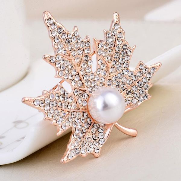 

2020 designer brooch jewelry diamond pearl simple atmosphere maple sweater suit brooch jewelry