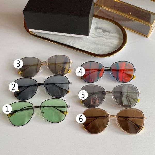 

fashion square sunglasses 4263 size: 58-17-140 couple models from men classic uv protection round frame classic, White;black