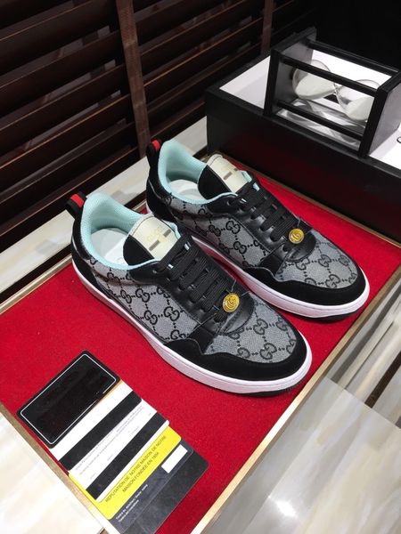 

2020-2019a custom tide brand leather men's casual sports shoes, fashion wild low-shoes, original packaging shoe box, size: 38-44