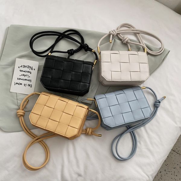 

weave кожа pu лепестковые сумки для женщин 2020 сплошной цвет плеча сумки женщины путешествия креста тела сумка lady строчка простой мешок