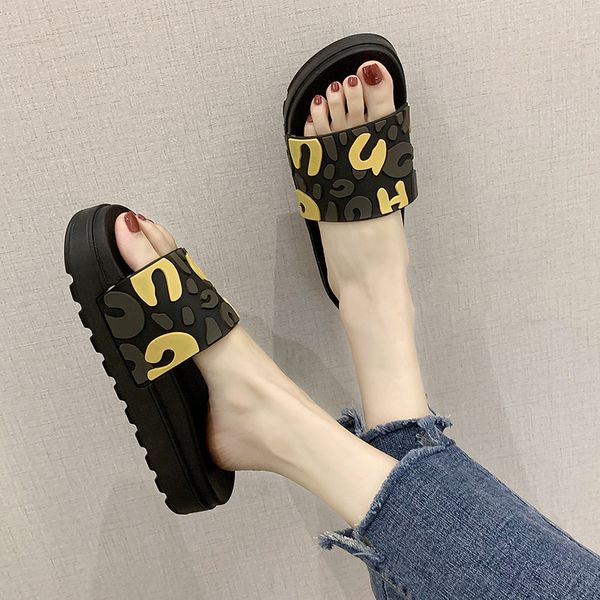 

slippers 2021 female summer wear muffin thick bottom wild sandals and indoor household beach, Black
