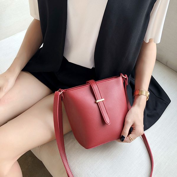

factory direct 2020 new lns red bucket bag korean version of the simple wild shoulder bag vintage shoulder
