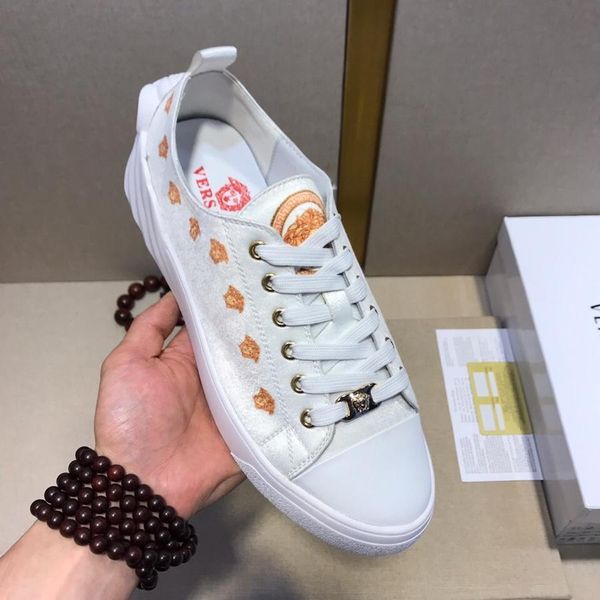 

2019g new men's color tide shoes, flat shoes fashion sports shoes, all in the original packaging, male code 38-4411, Black