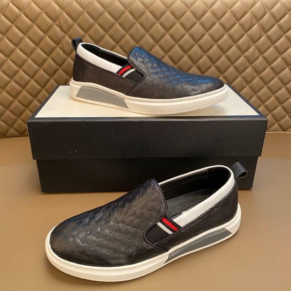 

product details the driving shoes made of heat-embossed signature leather can produce clear prints with strong texture1