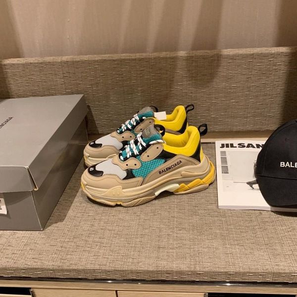 

304designer to create casual and comfortable all-match sports shoes, travel shoes outsole non-slip design with original box delivery, Black