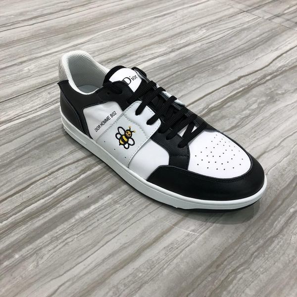

2019 spring and summer new small white shoes men's shoes wild little bee embroidery sports casual shoes original box packaging: 38-4411, Black