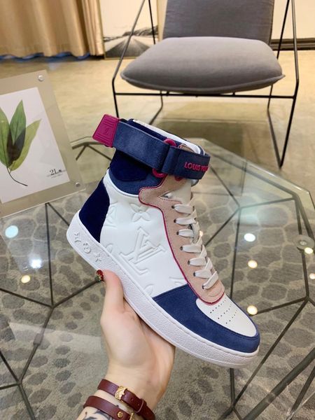 

2020-2019t luxury designer men and women leather casual shoes party couple shoes fashion wild sports shoes size: 35-45