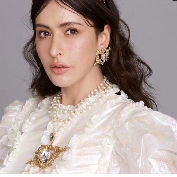 

vintage royal style alloy crystal heart stud earrings for women fashion jewelry boutique lady's collection earrings accessories, Golden;silver