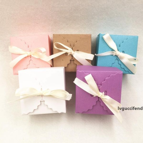 

30pcs/lot paperboard cuboid candy gift box for dessert apple cherries valentine`s day gifts box portable case beige ribbon