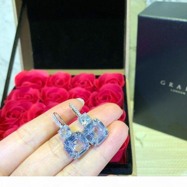 

d 2019 new women 's earring goddess essential charming elegantat fashion white diamond and yellow diamond, Golden;silver