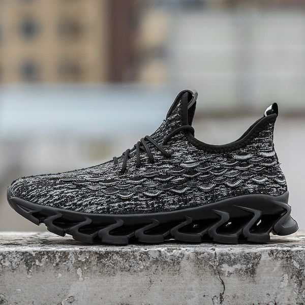 

2020 season large size shoes flying weaving mesh sports casual shoes blade men's