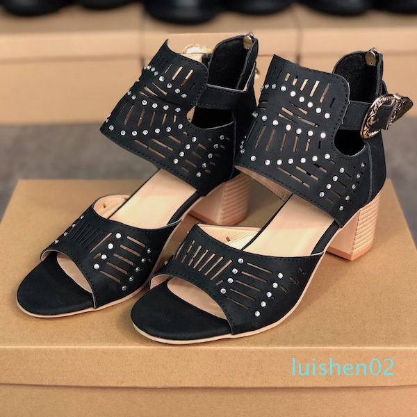 

2020 women leather sandal chunky heel with crystal fashion ladies party wedding shoes soft patent leather comfortable sole with box l02, Black