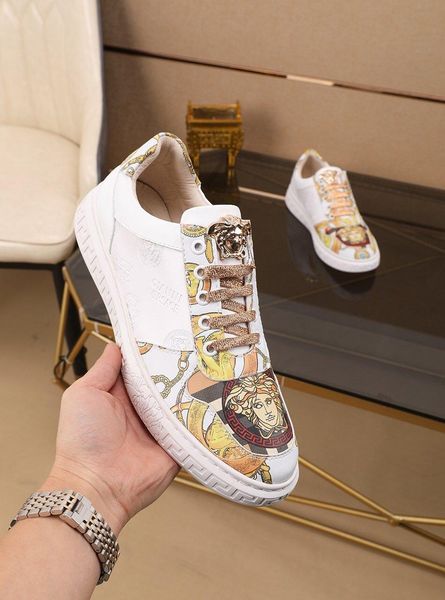 

2020w limited edition medusa printed lace-up sneakers high-end genuine leather comfortable wild running men's shoes, size: 38-451, Black