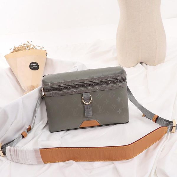 

new arrival men bags leather vintage classic messenger bag zipper shoulder bags simple style men shoulder bags fast delivery