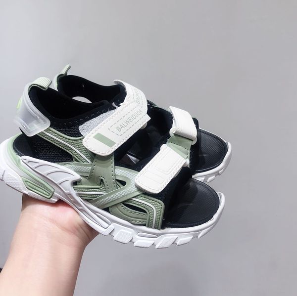 

2020 summer and autumn children's soft bottom korean and sandals all-match contrast color baby sandals, Black;red