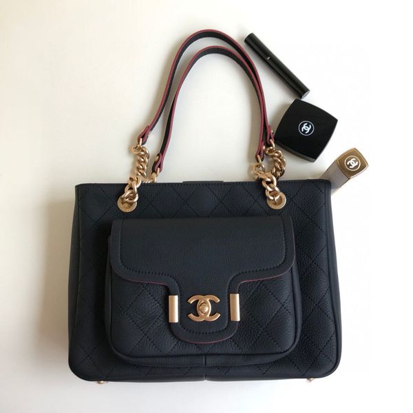 

classic lady's shopping bag 7a high-end custom quality handbag fashion style gold metal accessories with shoulder strap