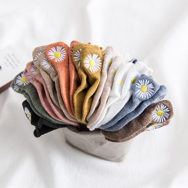 

2020 summer little daisy women's boat socks solid color little daisy versatile new boat socks, Pink;yellow