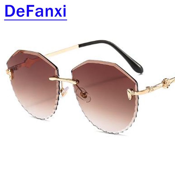 

2020 fashion rimless women sunglasses metal flower gradient brown lens vintage tourism sunglasses chic exquisite eyewear uv400, White;black