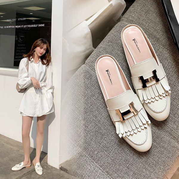 

2020 design new luxury round head low heel leather toe cap tassel h slippers beach shoes luxury gift shoes and slippers, Black;grey