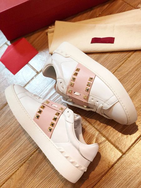 

web celebrity with rivet small white shoes versatile casual breathable sports leather board shoes men and women lovers flat shoes, Black