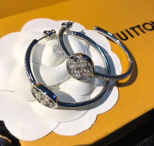 

new arrival fashion simple letter earrings luxury designer v stud earrings jewelry for women with brand original box packing ing, Golden