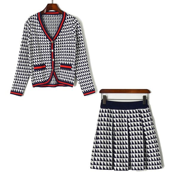 

2020 women's two piece autumn new patchwork color houndstooth sweater cardigan + pleated short skirt suit woman ls233, White