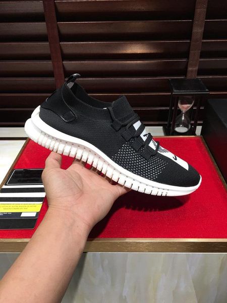 

2020-2019q summer tide brand men's sports and leisure breathable mesh shoes, fashion wild shoes, original box packaging, yards: 38-44