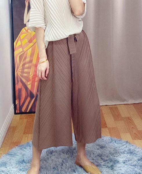 

2020 summer new belt pants miyak fold fashionable loose plus size was thin and versatile casual eight-point pants wide-leg, Black;white