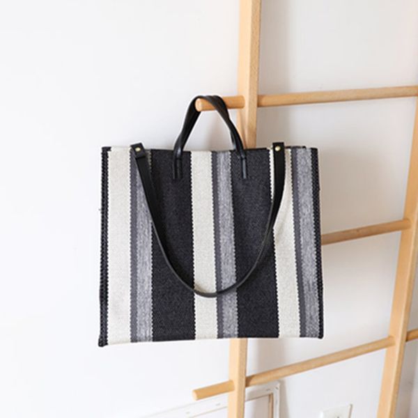 

2020 женщины новая мода сжатый полосатый большой емкости холщовый мешок сумка плеча офиса daily