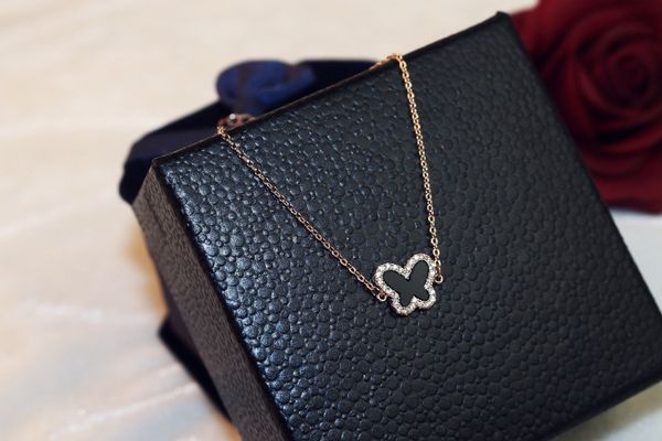 

оптовы-высокосортных моды регулируемого jewel инкрустированного сплав бабочка браслет для женщин мод роскошных дам браслета, Black