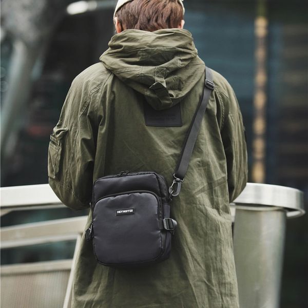 

6lmr7 2020 new fashion brand men's outdoor sports light crossbody backpack female korean style couple outdoor sports shoulder shoulder, White