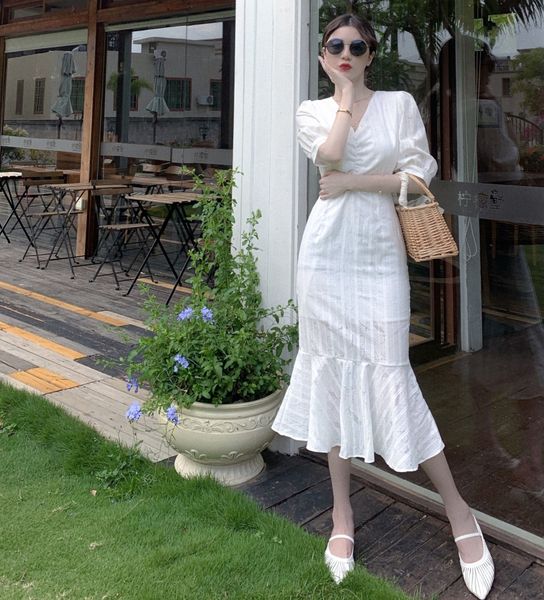 

women dreses2020 early autumn fashion v-neck short-sleeved mid-length skirt a- line skirt retro fishtail slim dress womens fashion, White;black