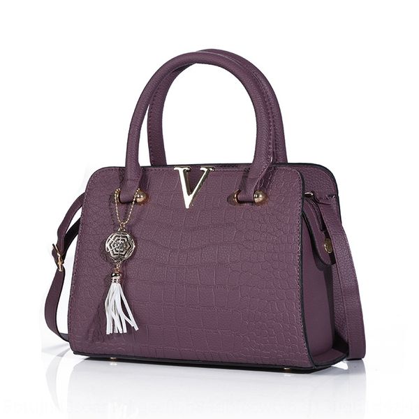 

women's 2020 new fashion all-match real leather women's hand hand middle-aged mother atmospheric bag slanting bag
