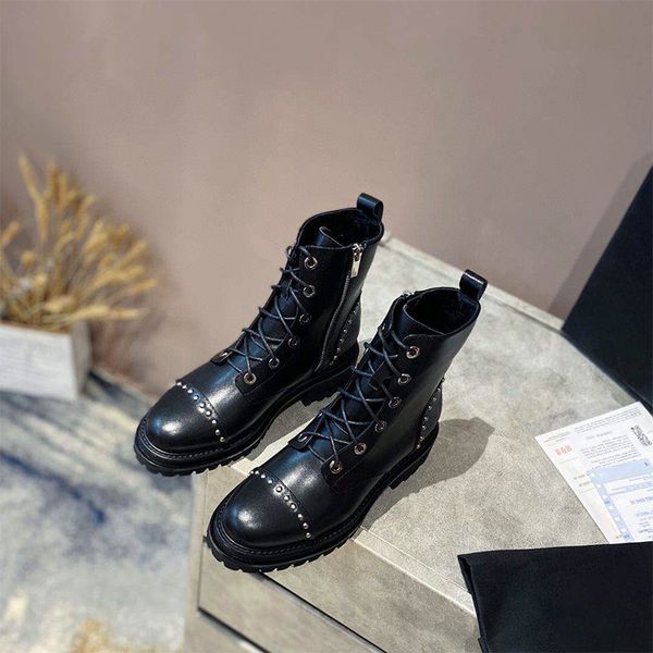 

designer womens martin boots luxury black rivet patent leather side zipper platform round head boots with box size 35-40