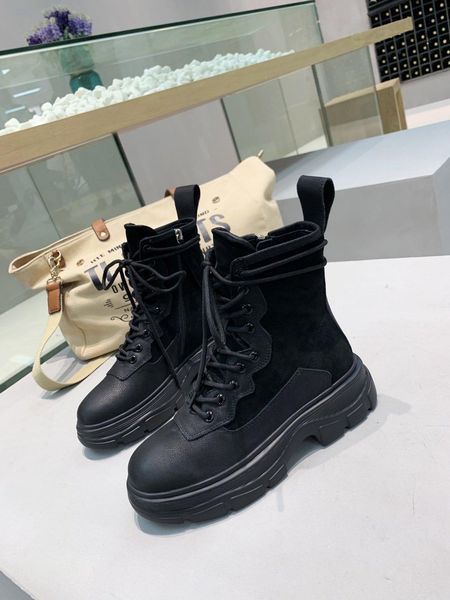 

2020o autumn and winter new belt buckle chain locomotive platform martin boots female leather thick with lace boots women