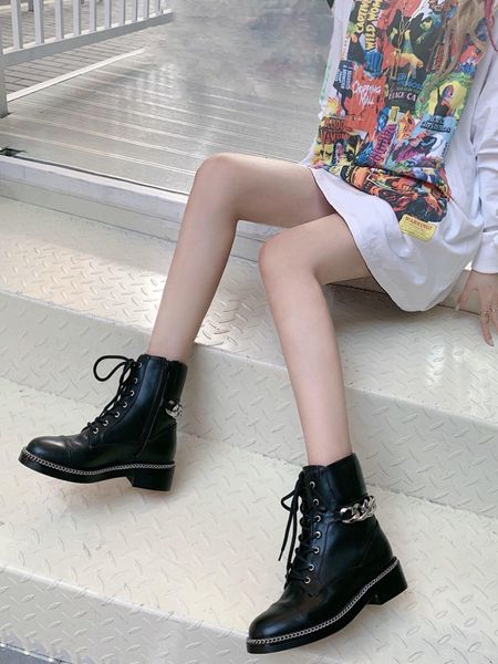 

2020w autumn new leather women's shoes fashion thick with ankle boots, casual wild martin boots, original box packaging delivery