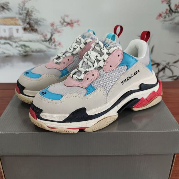 

2020jj designer designs new leisure and entertainment hiking shoes, outdoor jungle adventure shoes, original packaging and box delivery, Black