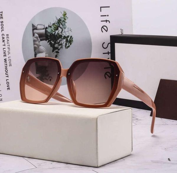 

2020 fashion designer sunglasses summer sunglasses with letters man womens beach goggle glasses uv400 8012 4 colors with box, White;black