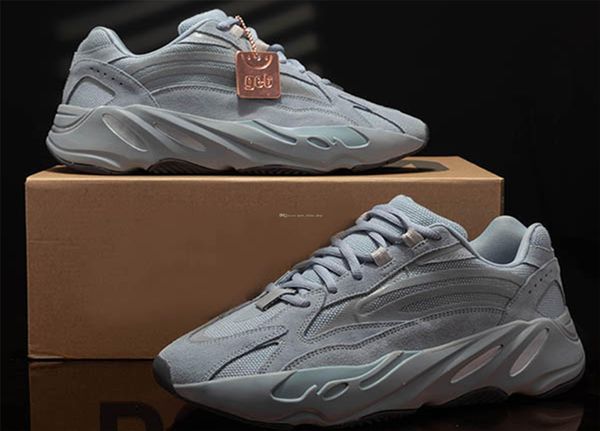 

2019 hospital blue 700 v2 designer sports trainers fv8424 700 kanye west mens women outdoor running sneakers with box, White;red