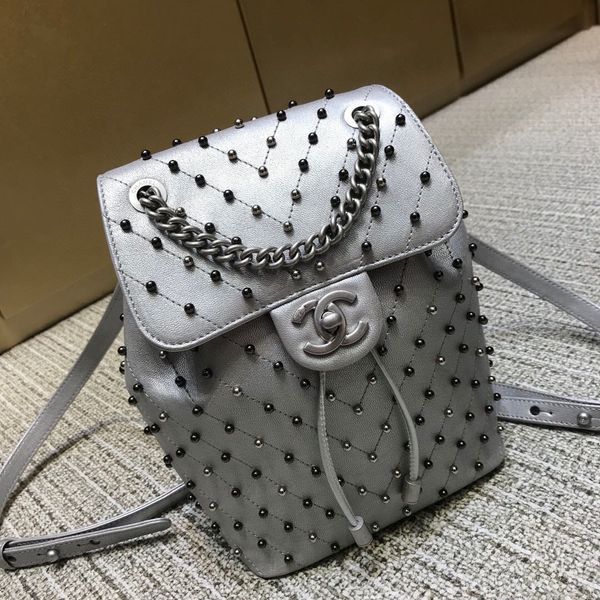 

the new ladies backpack 7a high-end custom quality high capacity single shoulder bag goat grain rivet backpack made by hand