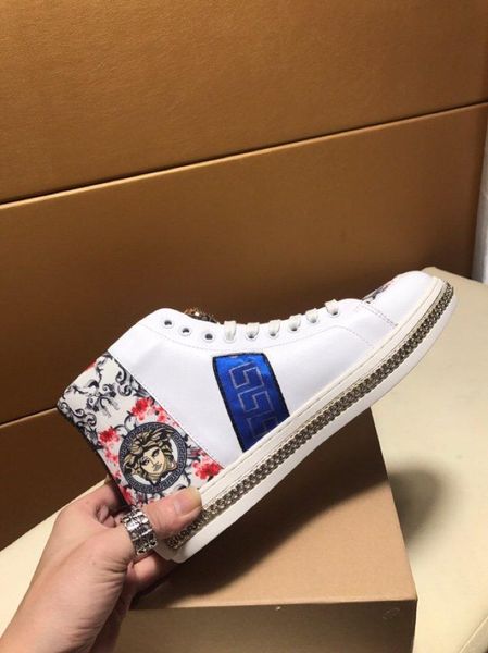 

2020y fashion trend leather men's shoes high to help comfortable casual shoes, wild outdoor sports running shoes, original box packagin