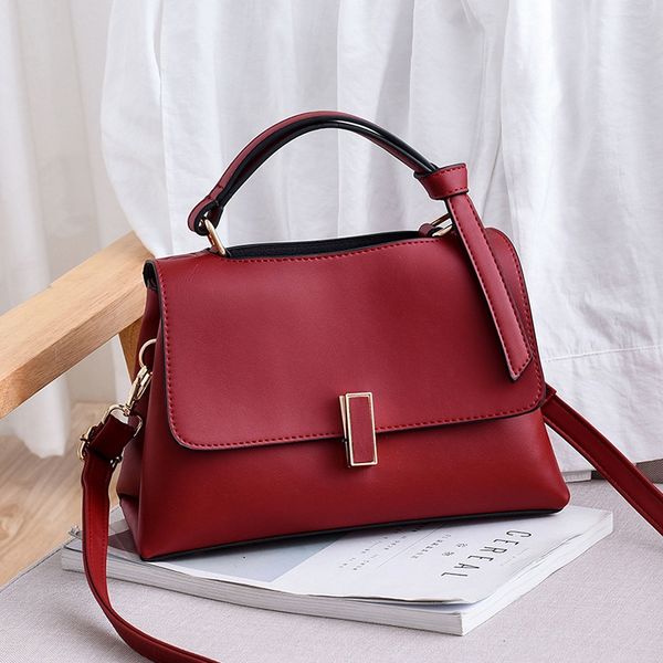 

advanced western style french crowdsourcing shoulder women's bag new 2020 fashion all-match shoulder messenger bag fashion, White