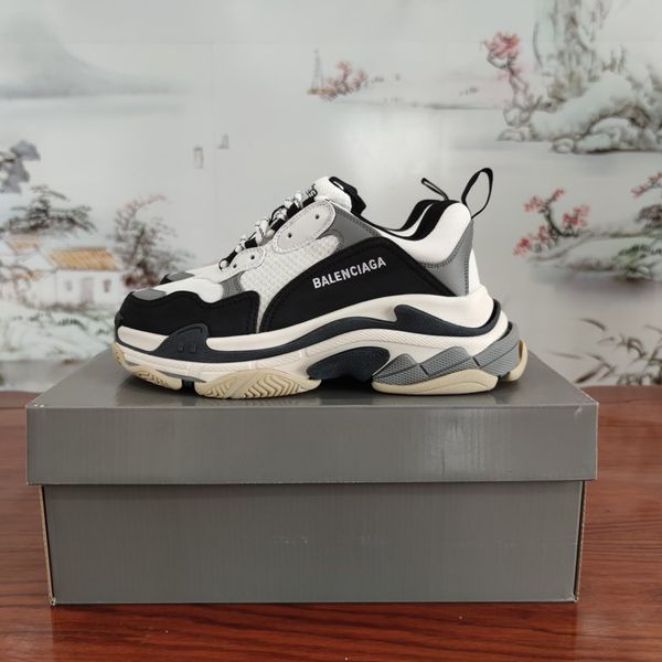 

2020eg designer designs new leisure and entertainment hiking shoes, outdoor jungle adventure shoes, original packaging and box delivery, Black