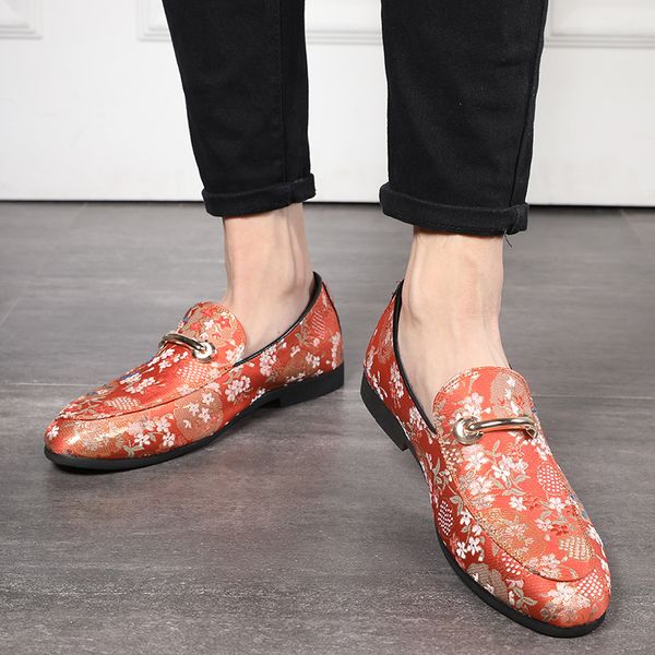 

2020 fashion embroidery loafers for men business formal dress shoes breathable pointed slip-on casual flat shoes large size 48 cx200731, Black