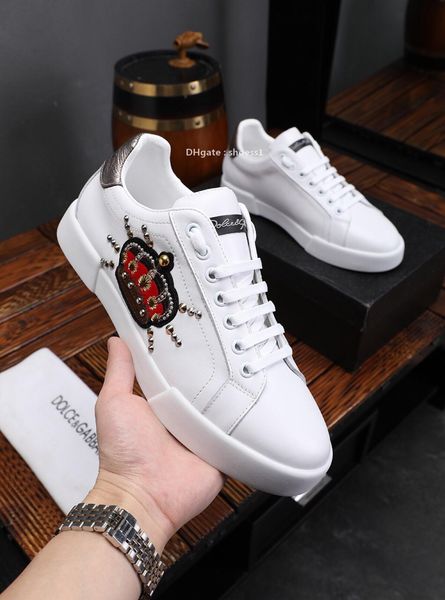 

2021-2020u limited edition embroidered comfortable breathable men 's casual sneakers ,personalized and fashionable high -end tide shoe, Black