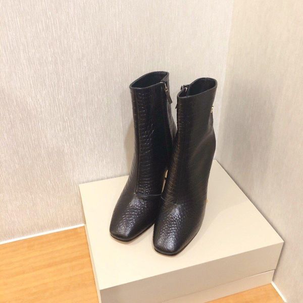 

2020r autumn and winter new high-quality small leather boots fashion trend wild martin boots high-heeled women's booties, size: 36-40